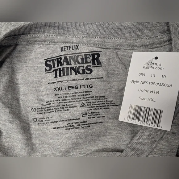 NWT Mens XXL Netflix Stranger Things 'Holiday Squad' Grey T-shirt Short Sleeve - Picture 5 of 7